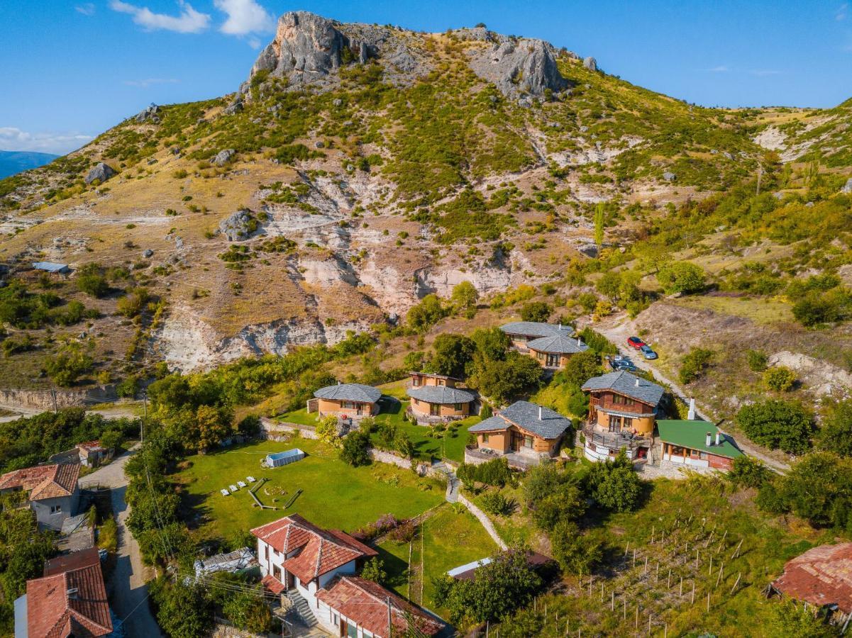 Eco Village Under The Cliffs Ilindentsi Eksteriør billede